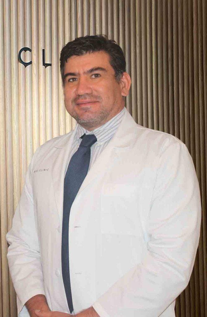 Dr. Gino Marcelo Espinales Castro